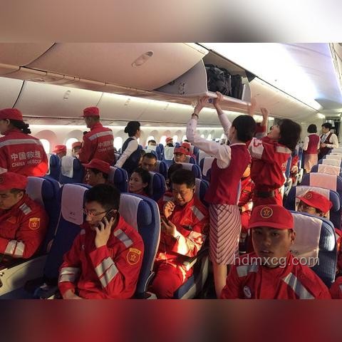一架波音787客机印度坠毁深度分析：幸存者奇迹与事故原因初探